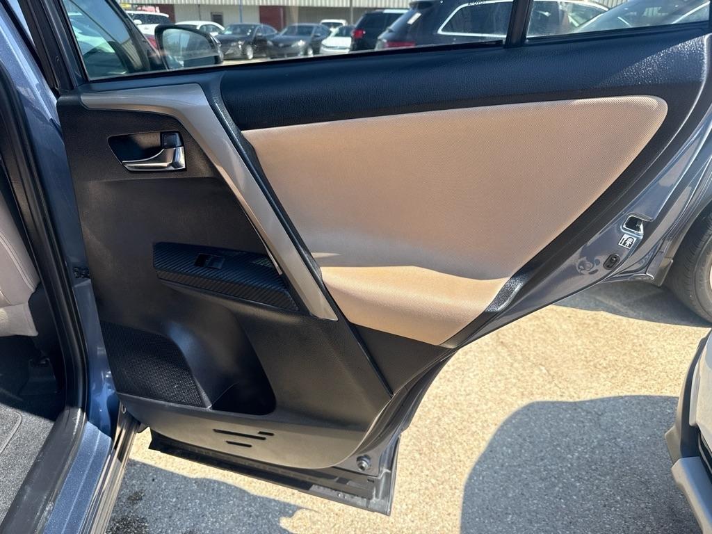 Toyota RAV4 FWD 4dr XLE (Natl) 2014