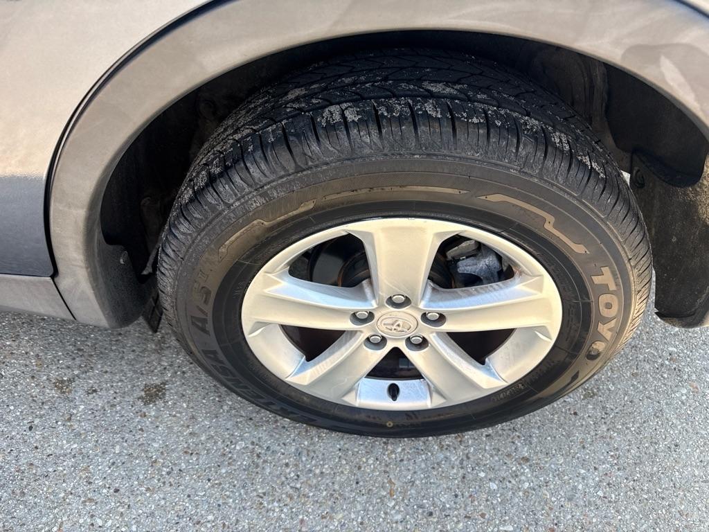 Toyota RAV4 FWD 4dr XLE (Natl) 2014