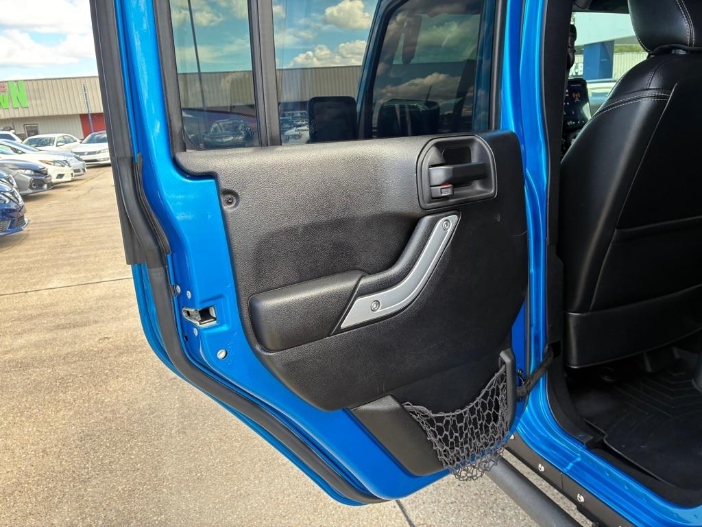 Jeep Wrangler Unlimited 4WD 4dr Sahara 2015