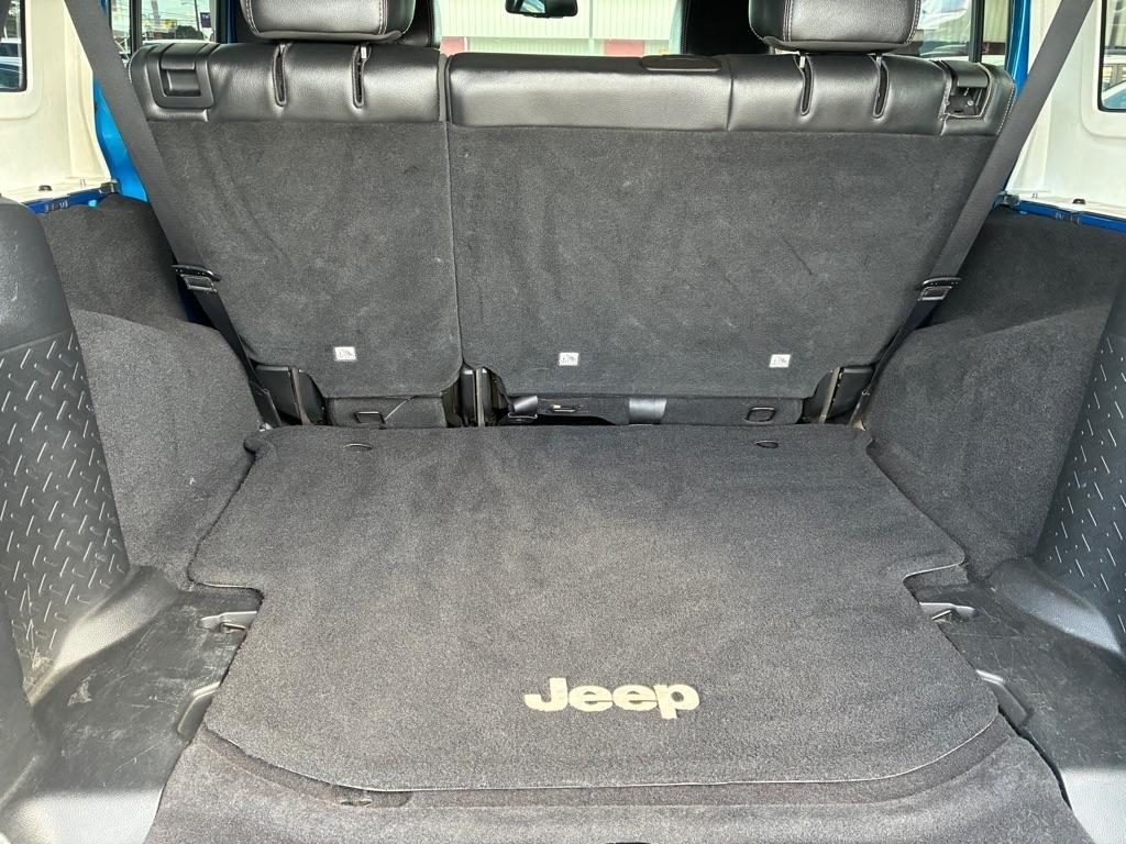 Jeep Wrangler Unlimited 4WD 4dr Sahara 2015