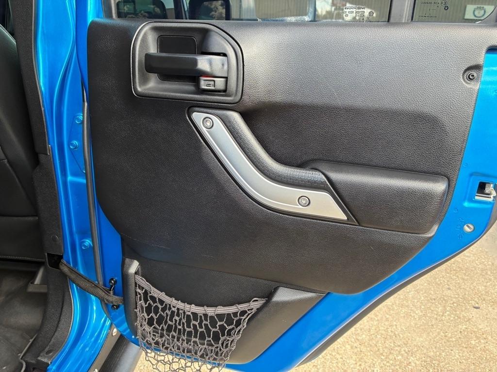 Jeep Wrangler Unlimited 4WD 4dr Sahara 2015