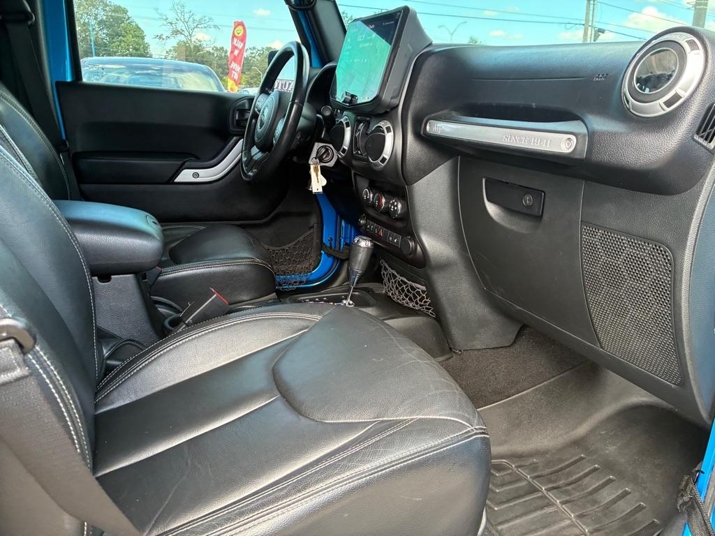 Jeep Wrangler Unlimited 4WD 4dr Sahara 2015