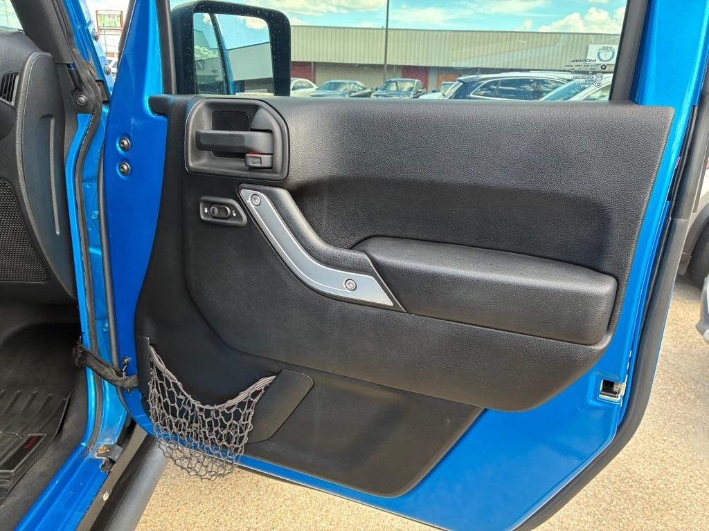 Jeep Wrangler Unlimited 4WD 4dr Sahara 2015
