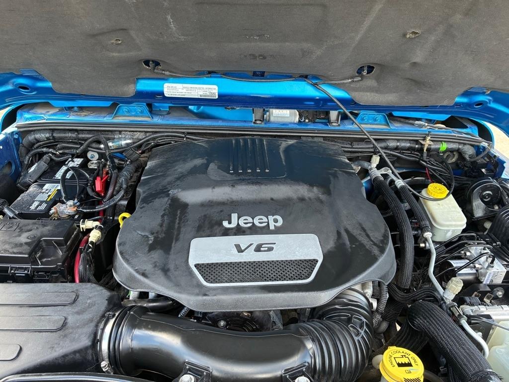 Jeep Wrangler Unlimited 4WD 4dr Sahara 2015