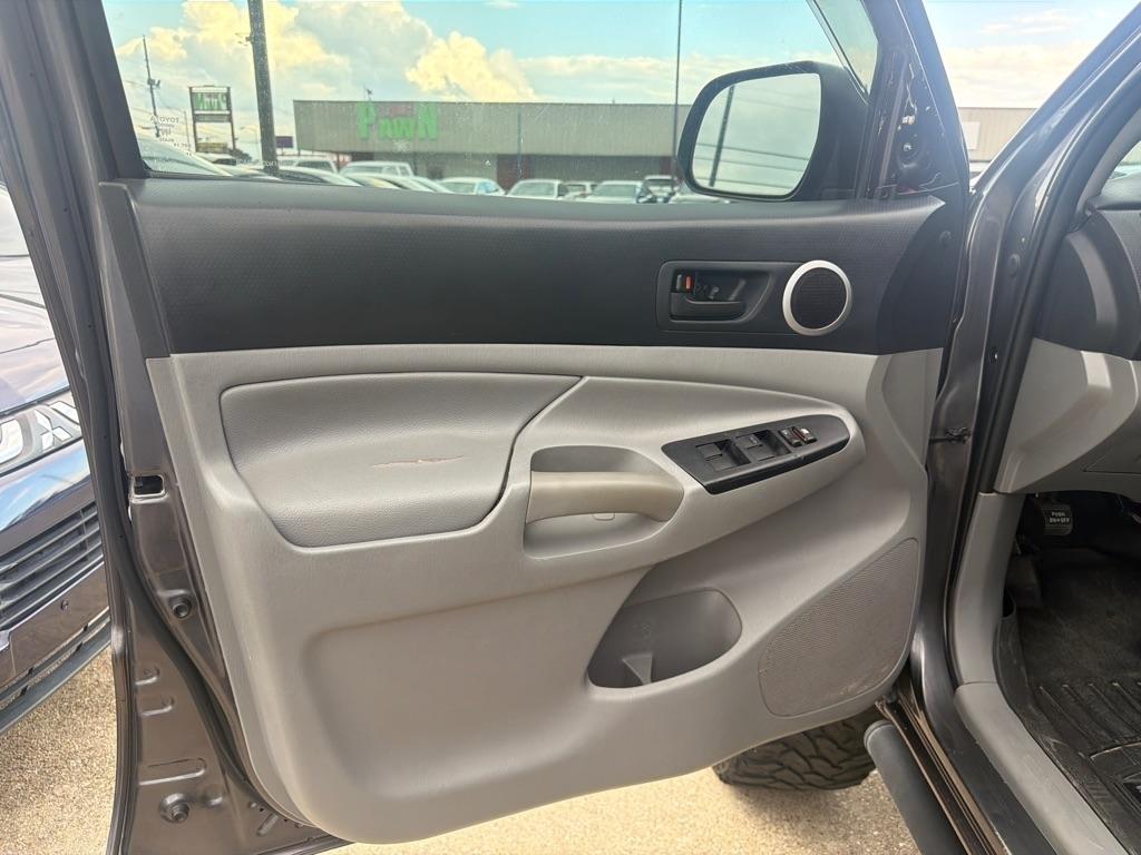 Toyota Tacoma 4WD Double Cab LB V6 AT (Natl) 2013