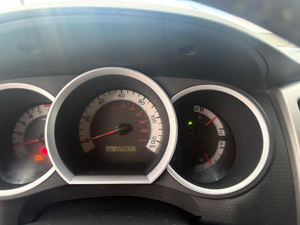 Toyota Tacoma 4WD Double Cab LB V6 AT (Natl) 2013