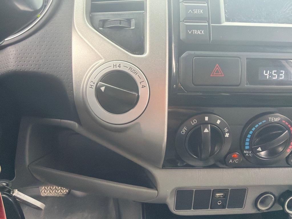 Toyota Tacoma 4WD Double Cab LB V6 AT (Natl) 2013