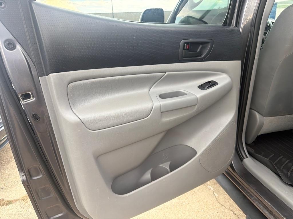 Toyota Tacoma 4WD Double Cab LB V6 AT (Natl) 2013