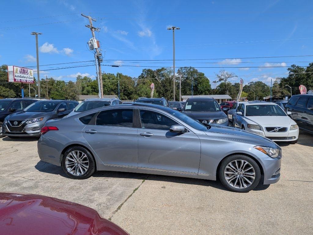 Hyundai Genesis 4dr Sdn V6 3.8L RWD 2015