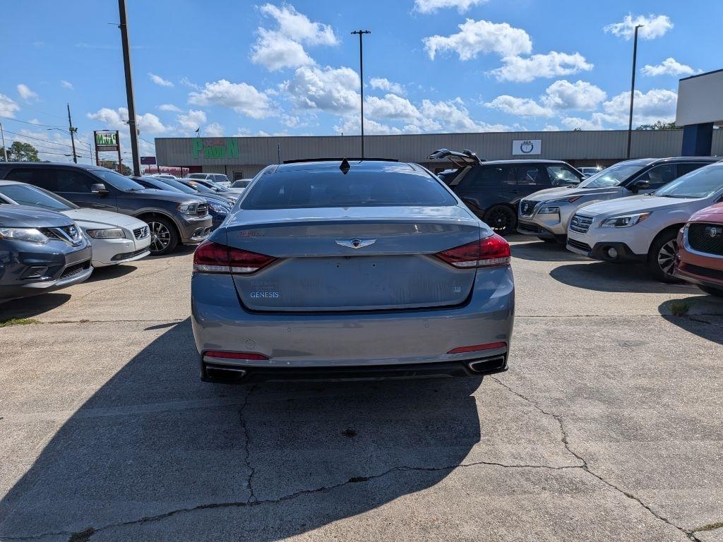 Hyundai Genesis 4dr Sdn V6 3.8L RWD 2015