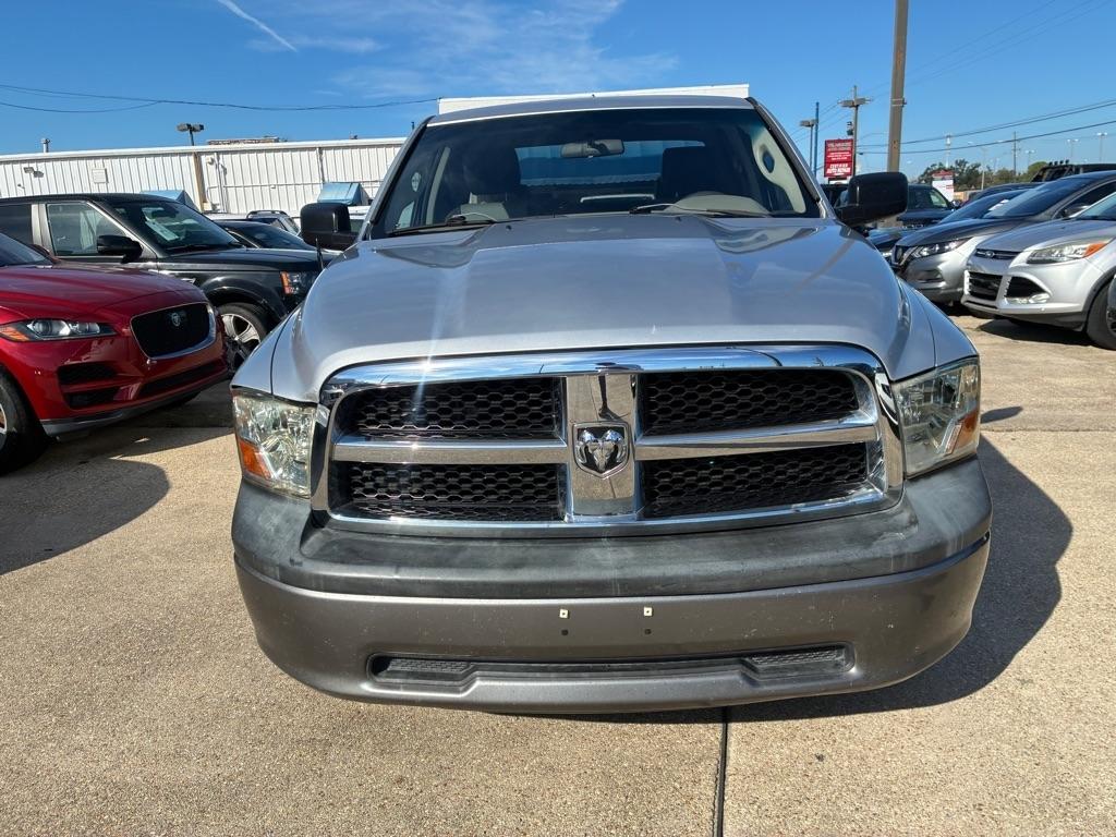 Dodge Ram 1500 2WD Quad Cab 140.5" ST 2009