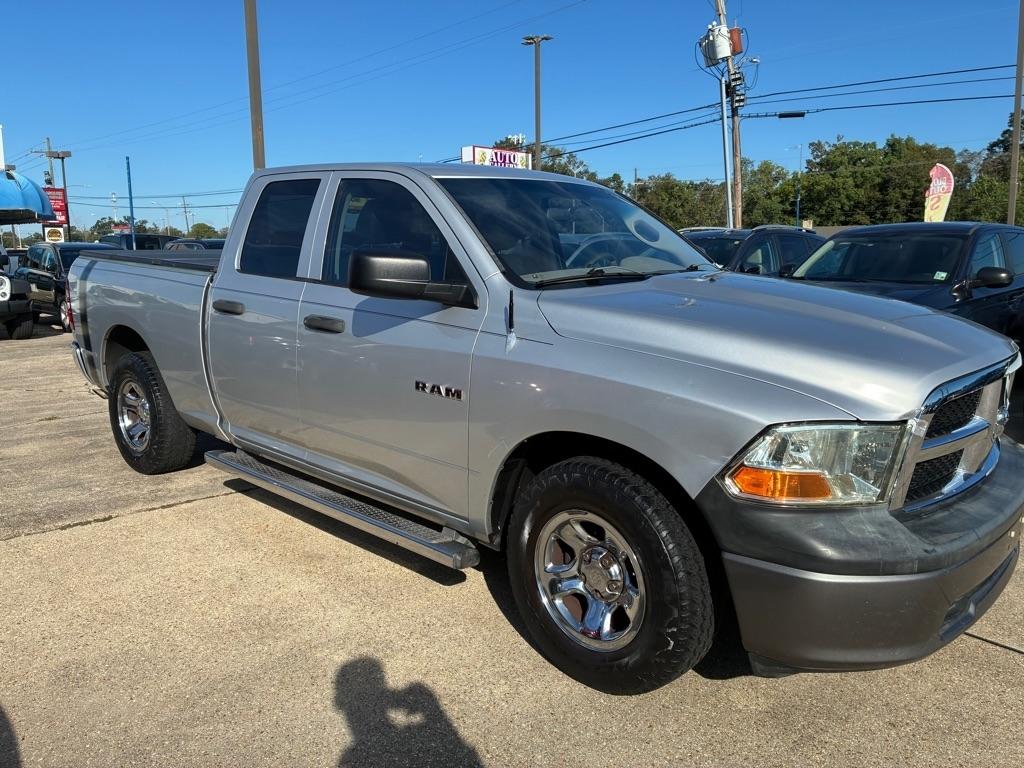 Dodge Ram 1500 2WD Quad Cab 140.5" ST 2009