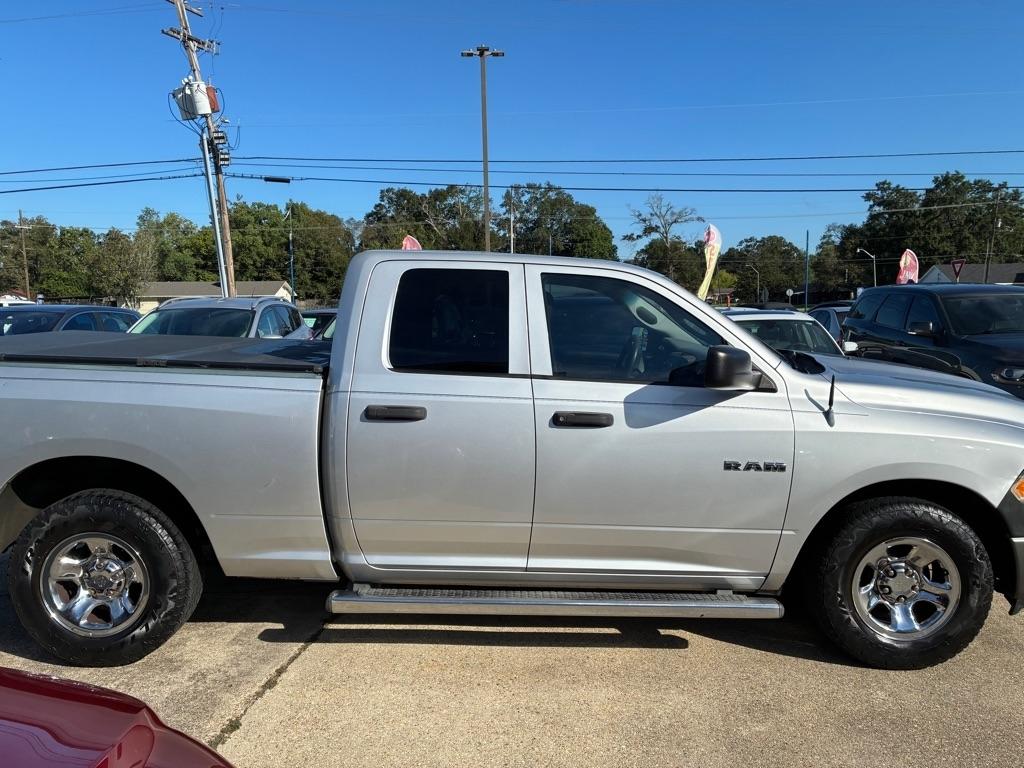 Dodge Ram 1500 2WD Quad Cab 140.5" ST 2009