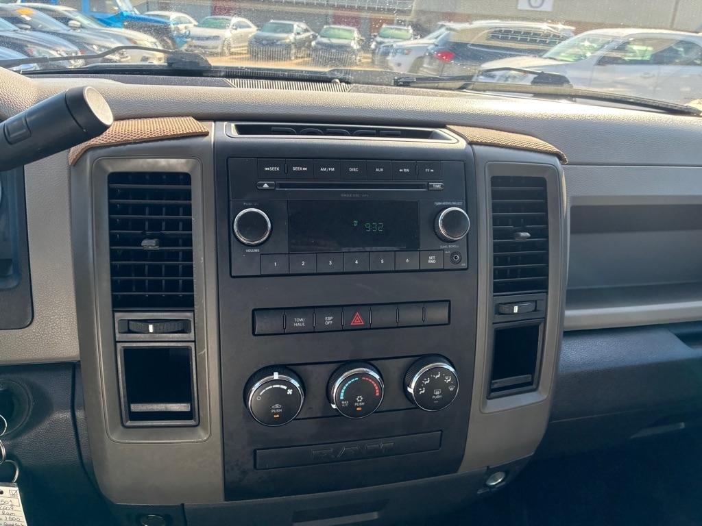 Dodge Ram 1500 2WD Quad Cab 140.5" ST 2009