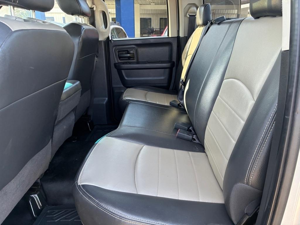 Dodge Ram 1500 2WD Quad Cab 140.5" ST 2009