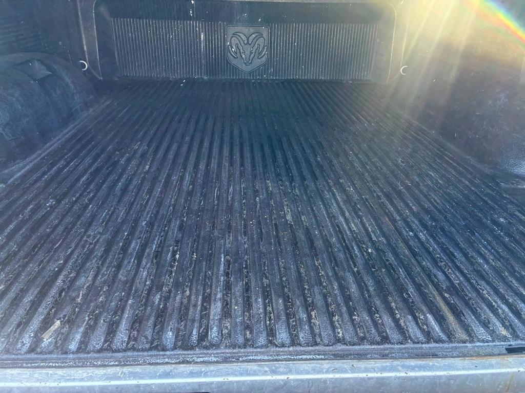 Dodge Ram 1500 2WD Quad Cab 140.5" ST 2009