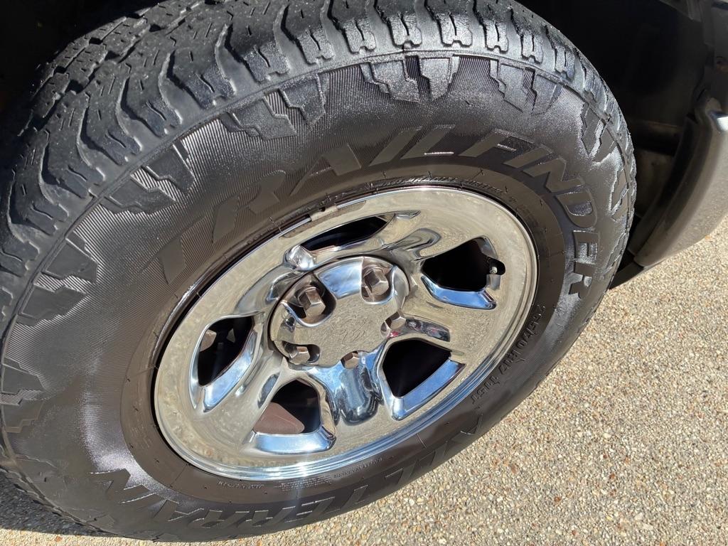 Dodge Ram 1500 2WD Quad Cab 140.5" ST 2009
