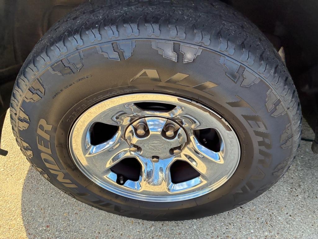 Dodge Ram 1500 2WD Quad Cab 140.5" ST 2009
