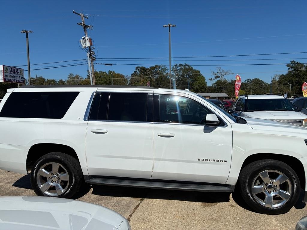 Chevrolet Suburban 2WD 4dr 1500 LT 2019