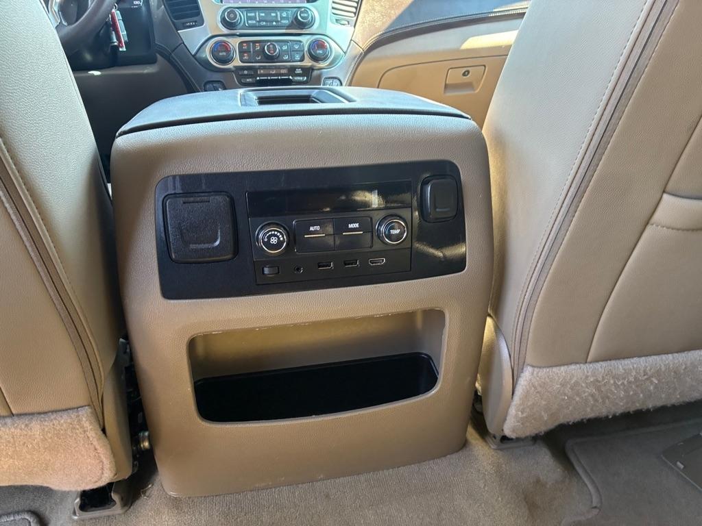 Chevrolet Suburban 2WD 4dr 1500 LT 2019