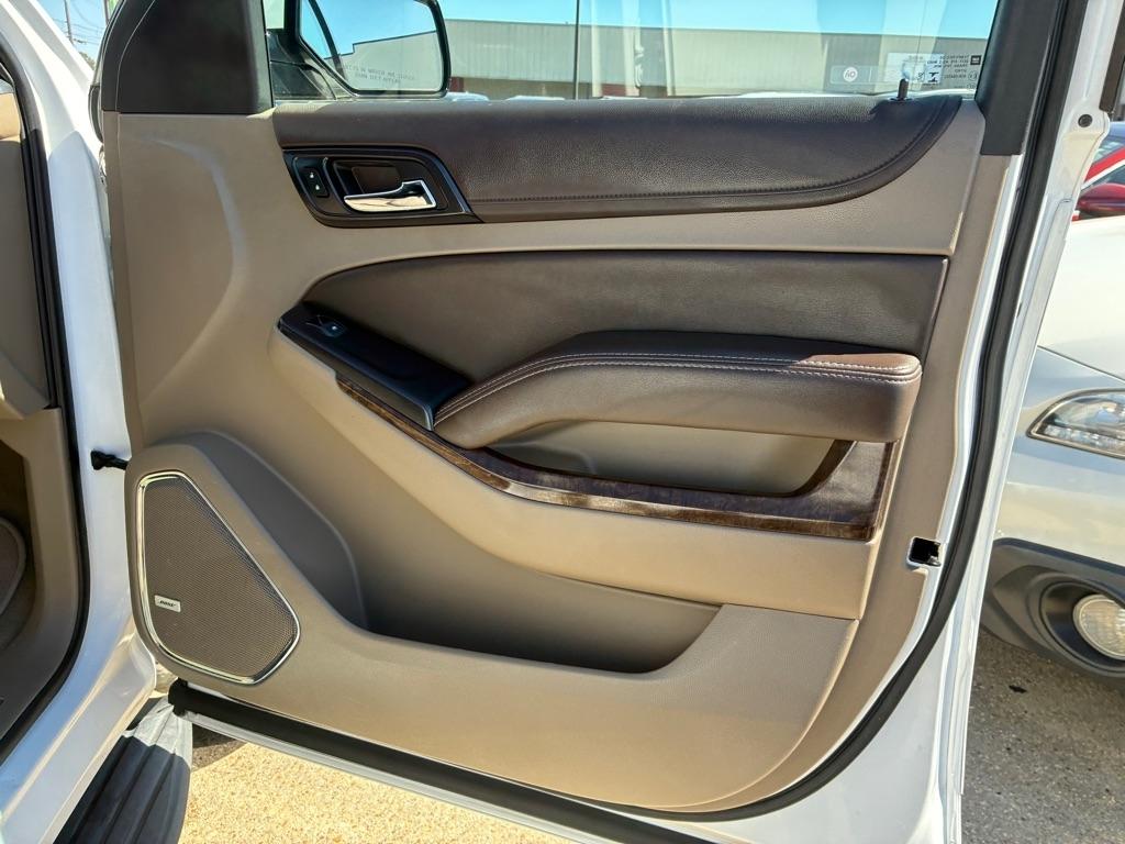 Chevrolet Suburban 2WD 4dr 1500 LT 2019