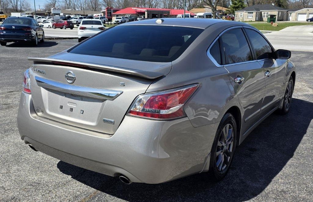 Nissan Altima  2015