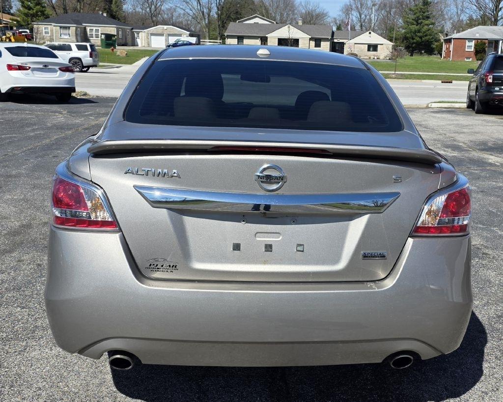 Nissan Altima  2015