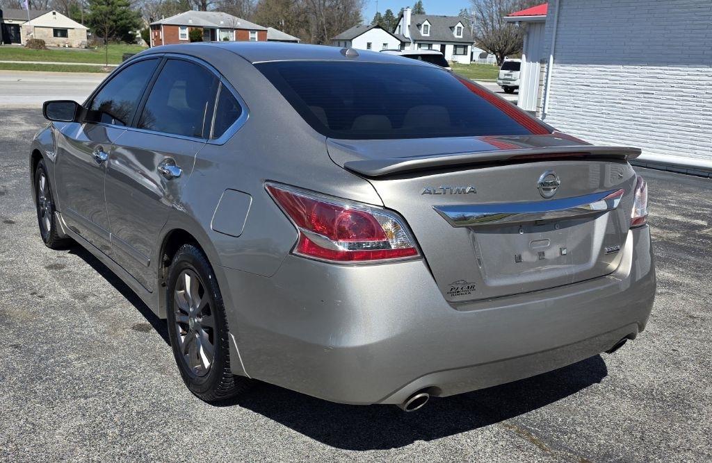 Nissan Altima  2015