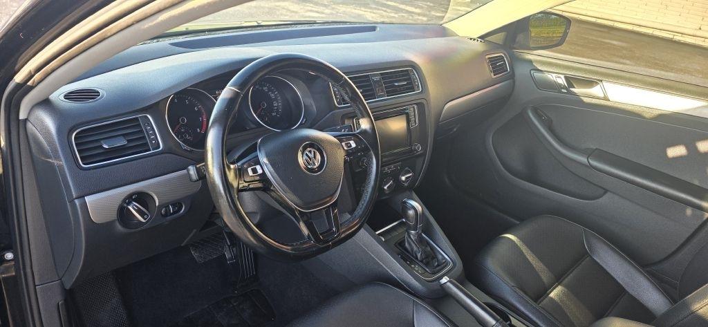Volkswagen Jetta  2017