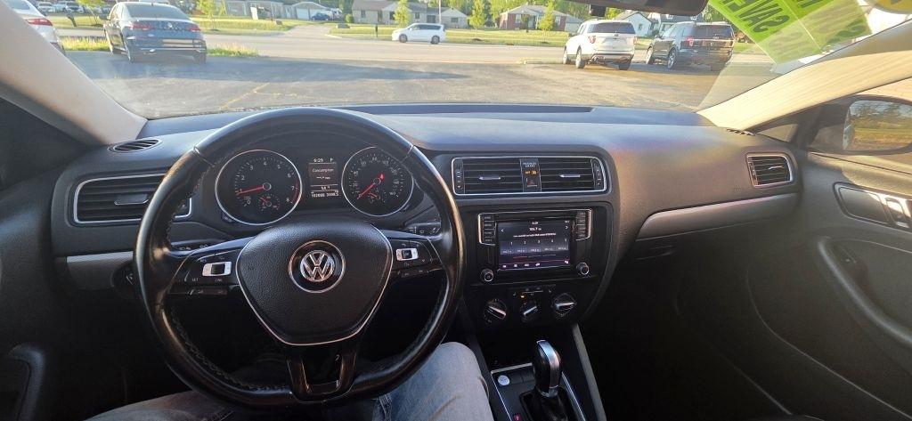 Volkswagen Jetta  2017