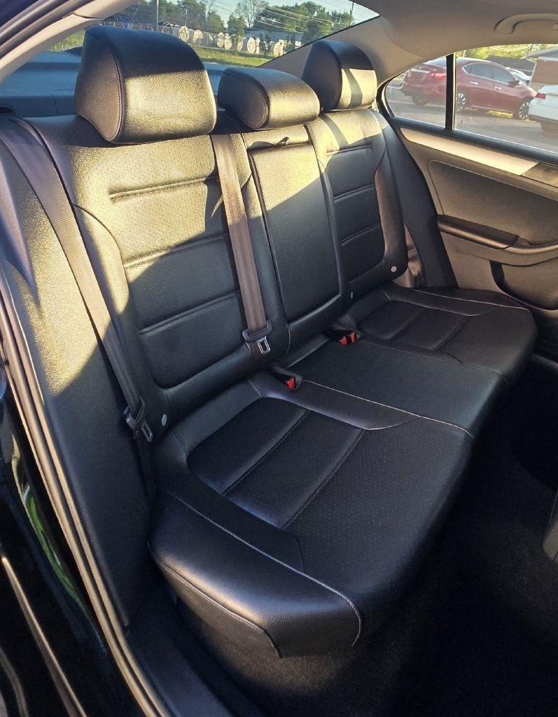 Volkswagen Jetta  2017