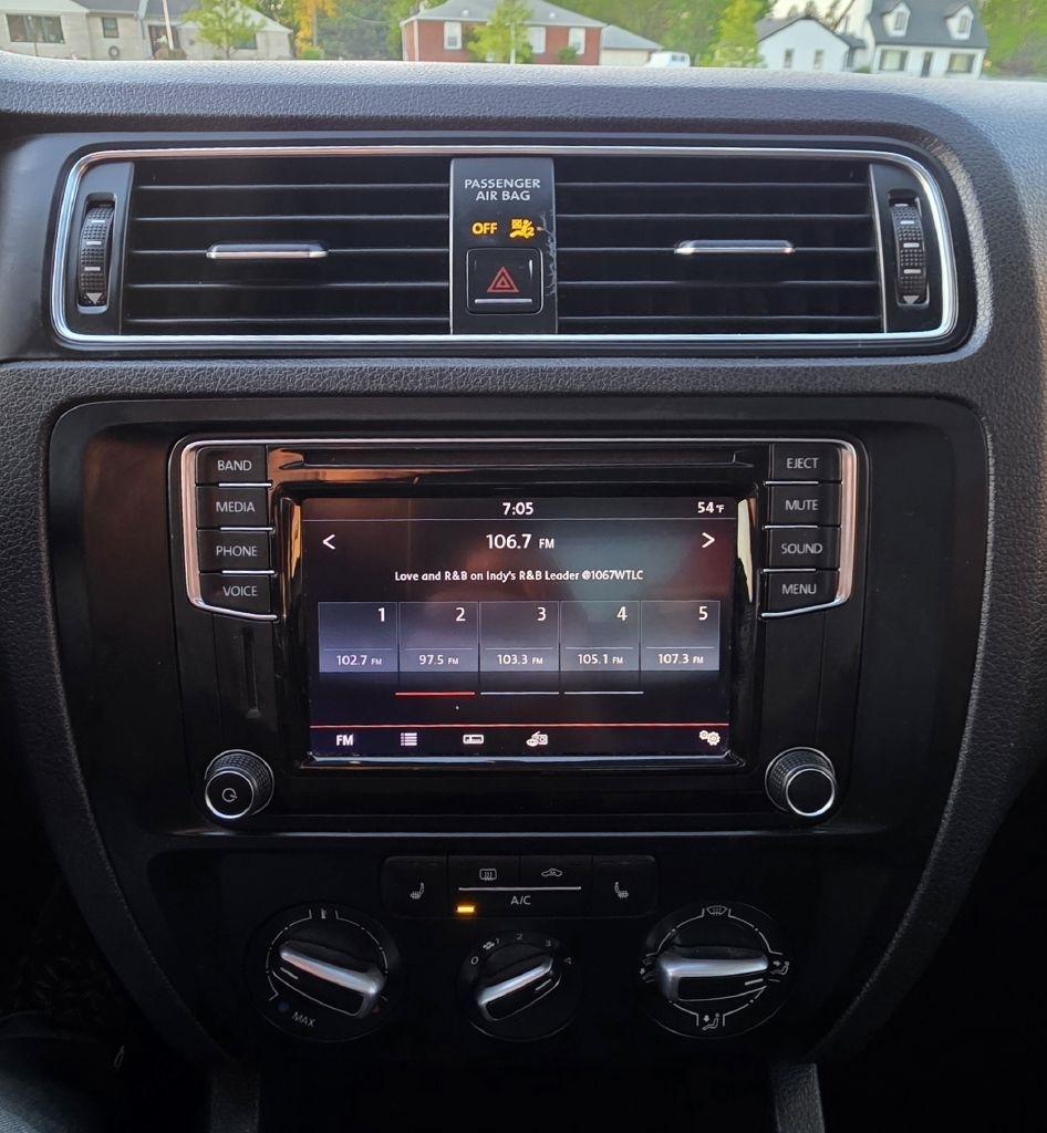 Volkswagen Jetta  2017