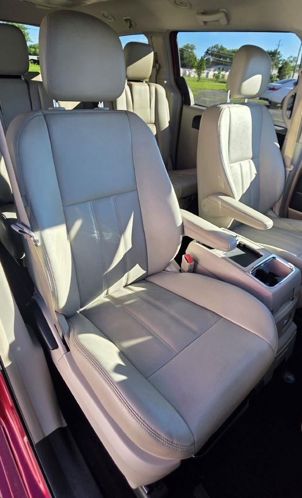 Chrysler Town & Country  2013