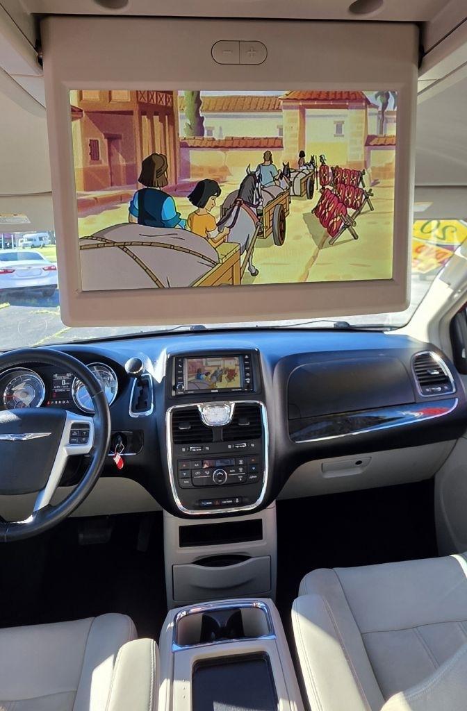 Chrysler Town & Country  2013