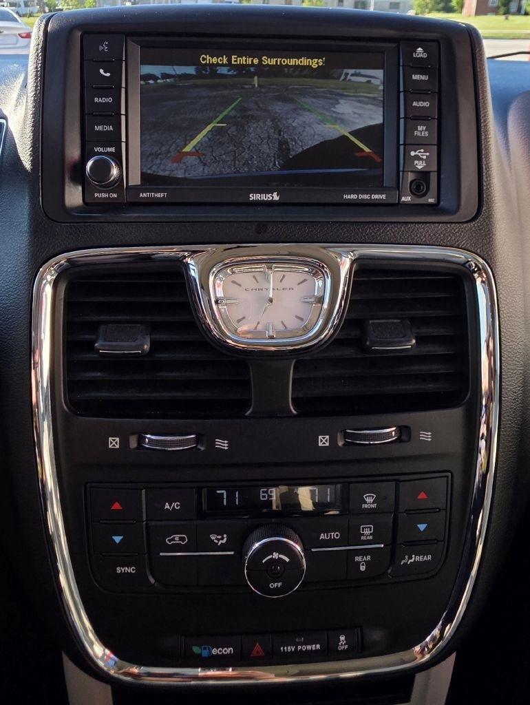 Chrysler Town & Country  2013