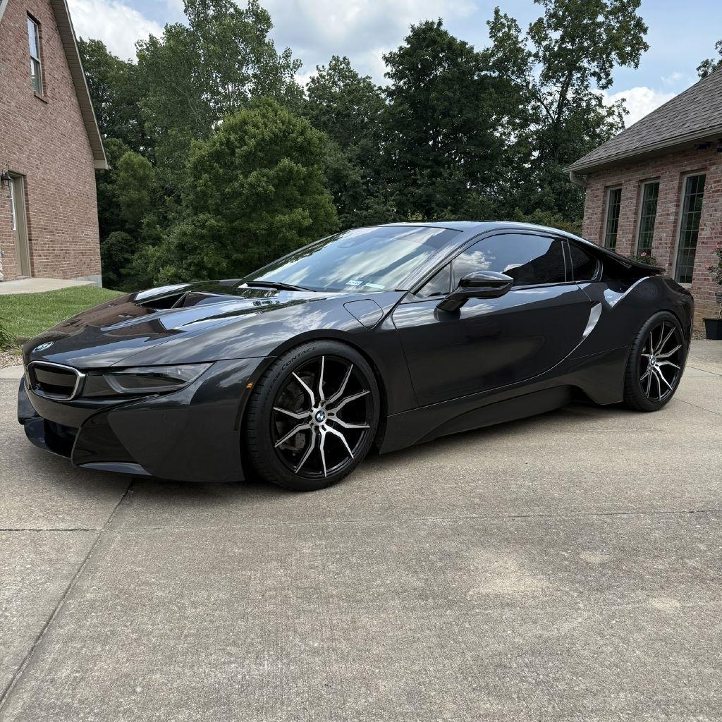 BMW i8  2015