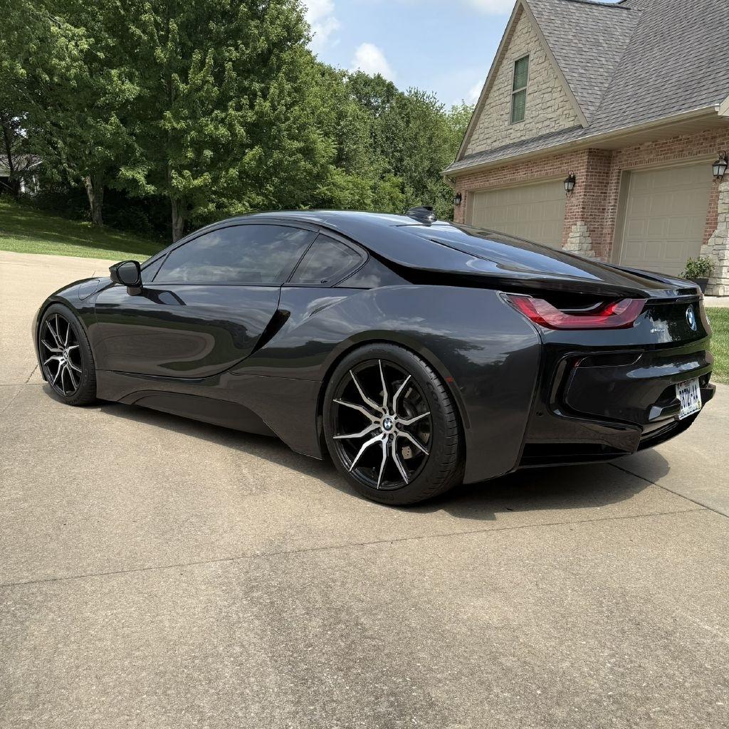 BMW i8  2015