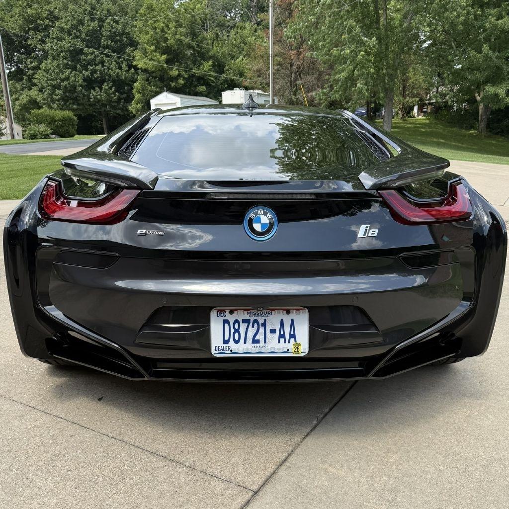 BMW i8  2015