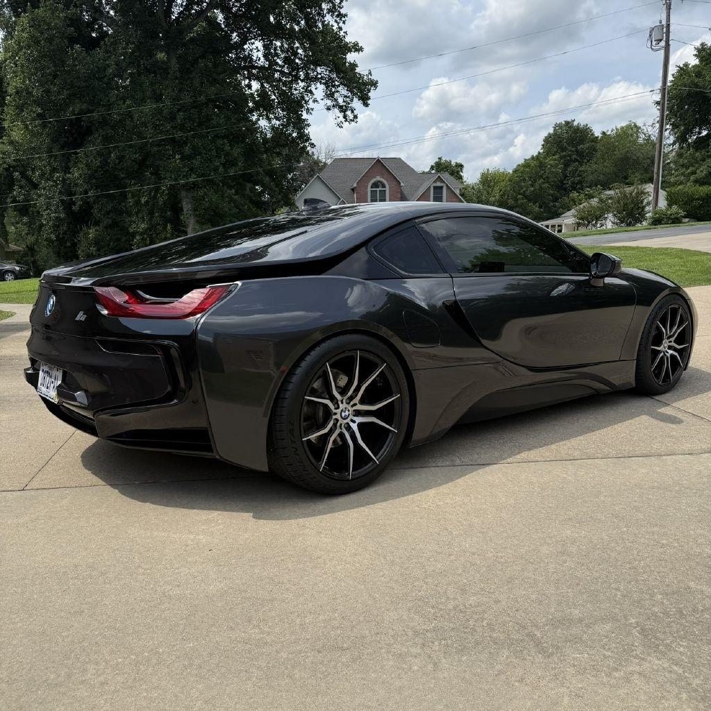 BMW i8  2015