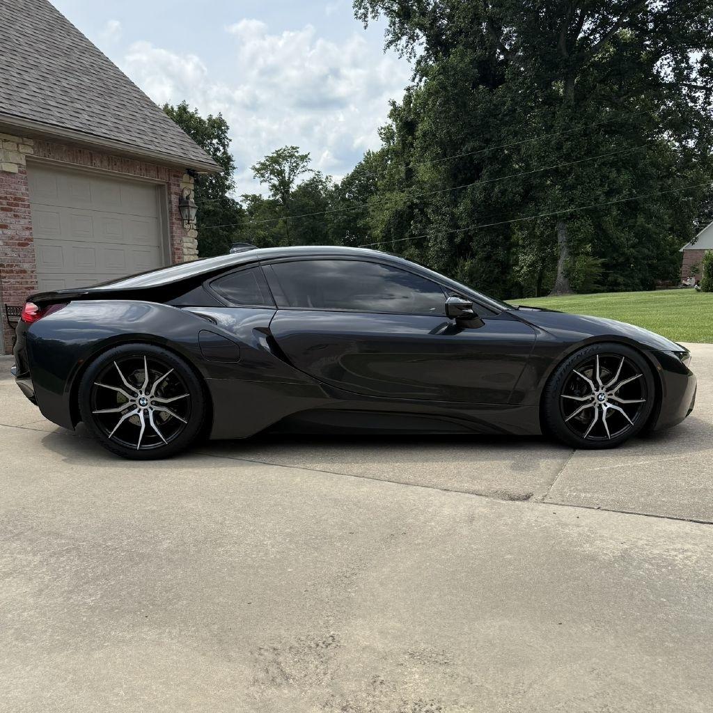 BMW i8  2015