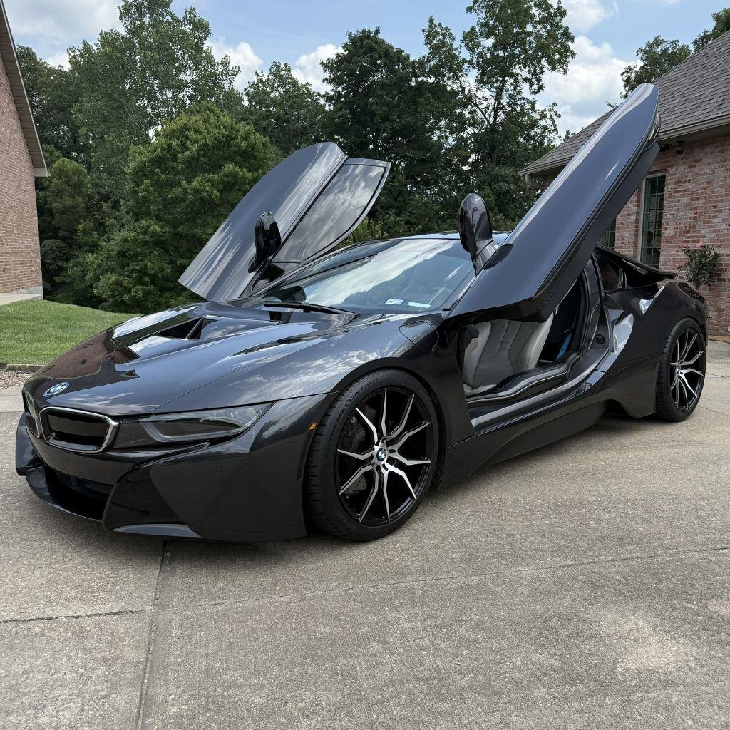 BMW i8  2015