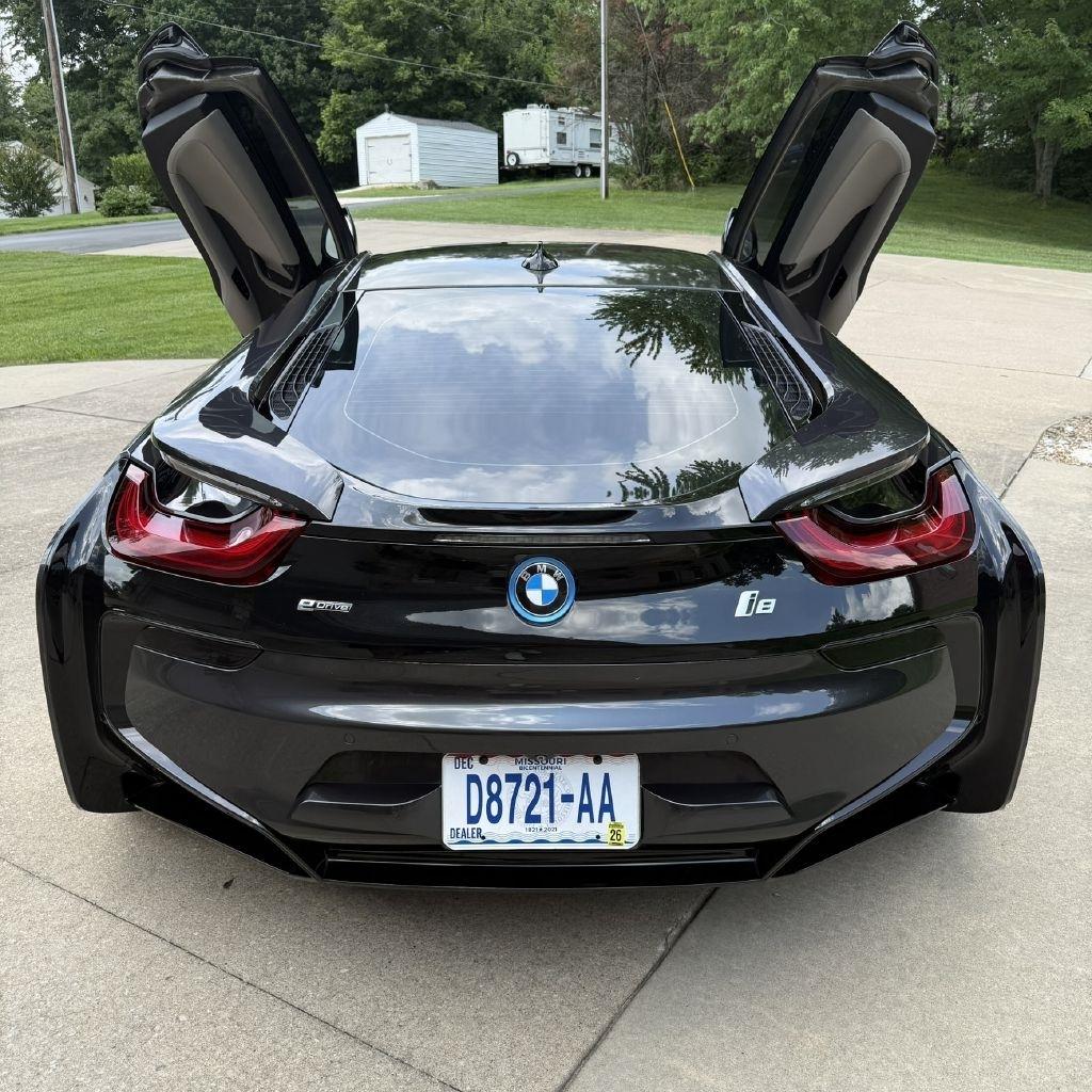 BMW i8  2015