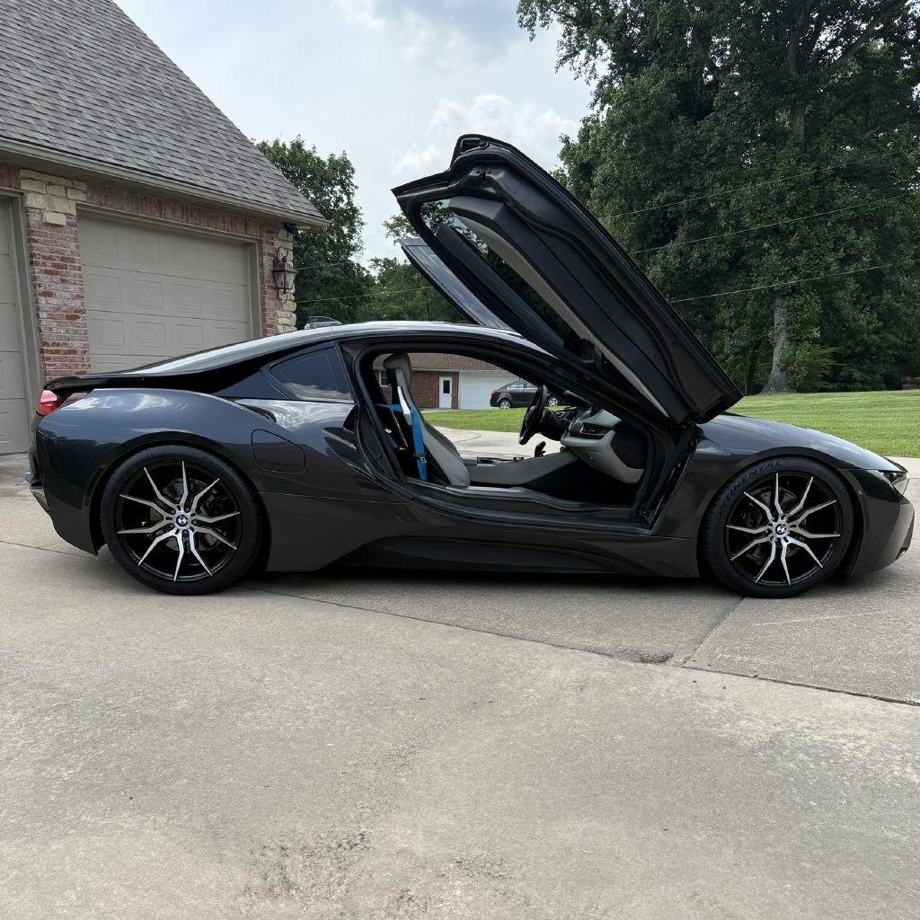 BMW i8  2015