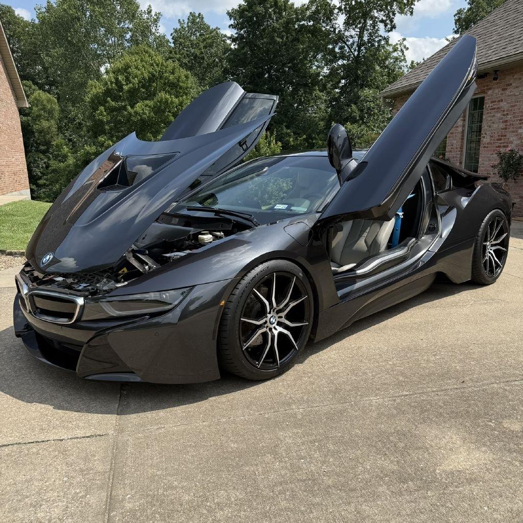 BMW i8  2015