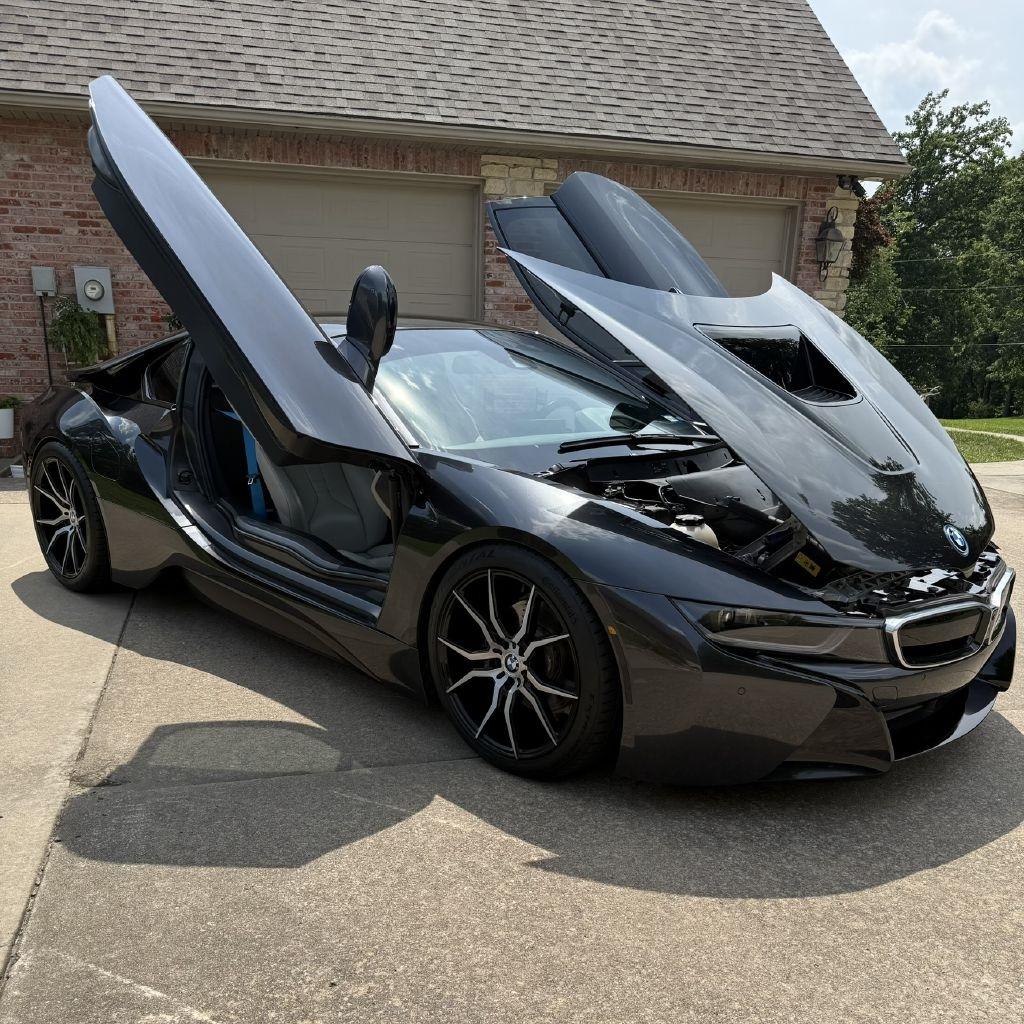 BMW i8  2015