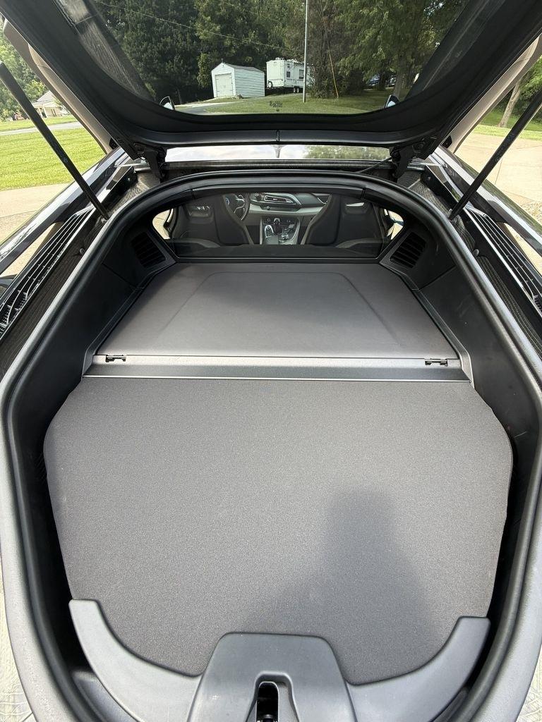 BMW i8  2015