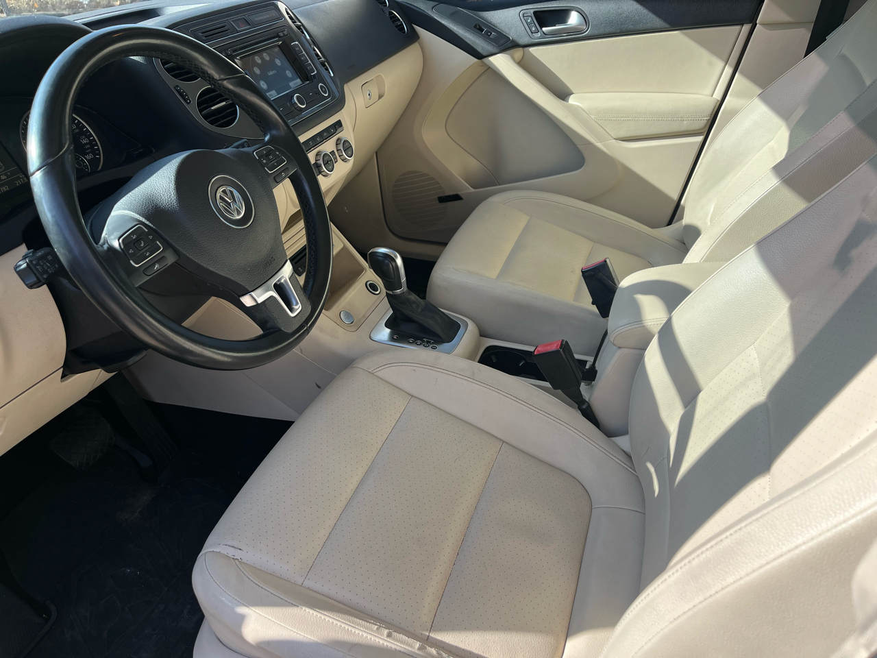 2014 Volkswagen Tiguan R-Line photo 2