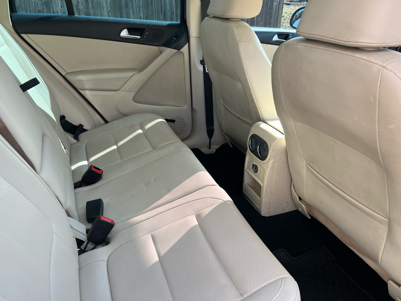 2014 Volkswagen Tiguan R-Line photo 4