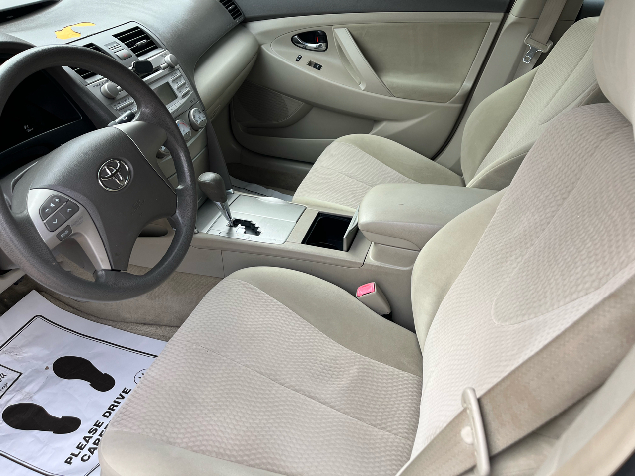 Toyota Camry 4dr Sdn V6 Auto XLE (Natl) 2010