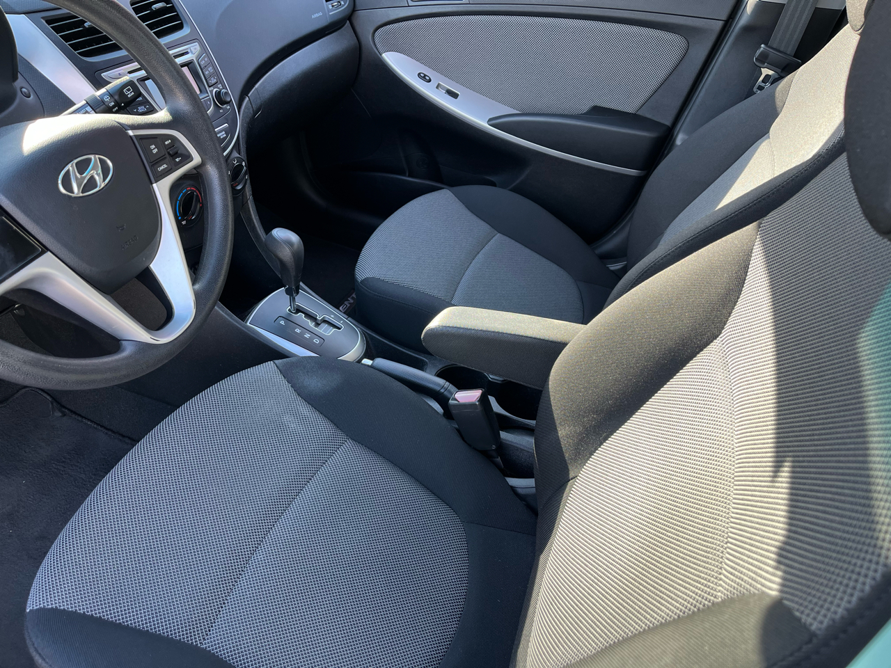 Hyundai Accent 5dr HB Auto GS 2012